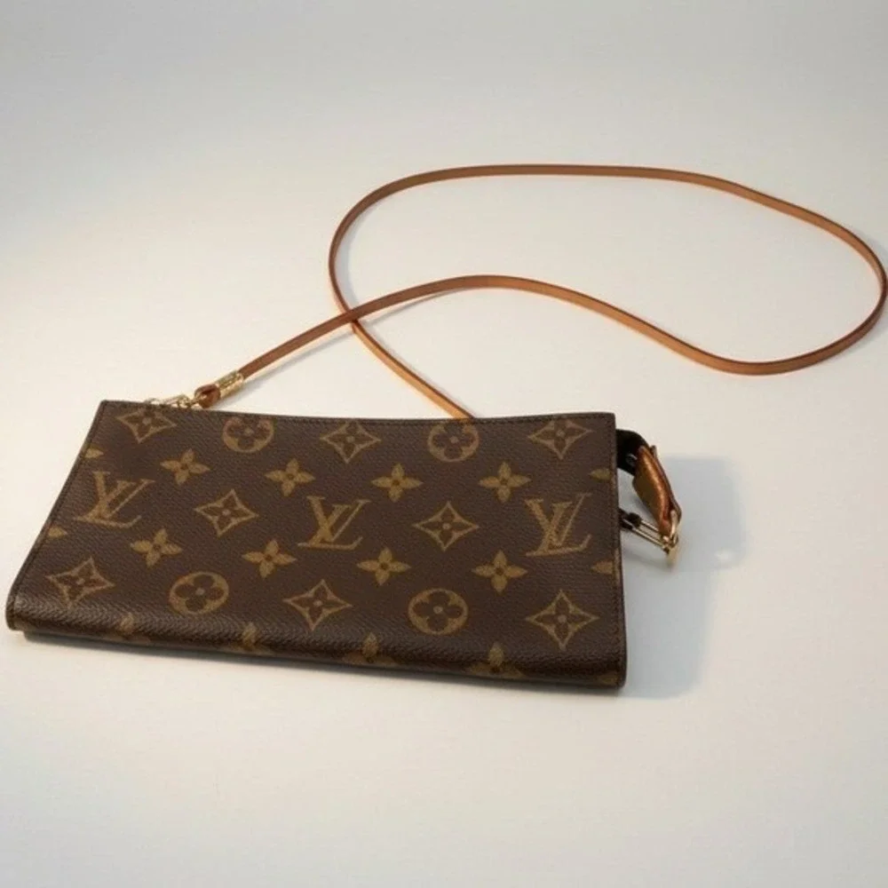 Louis Vuitton Monogram Pochette Crossbody Bag Authentic LV Wristlet Vintage‎